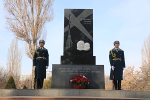 Митинг-реквием в честь 82-й годовщины прорыва блокады Ленинграда и 80-летия Победы в Великой Отечественной войне