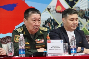 Коргоо министри аскер комиссарлары менен жыйын өткөрдү