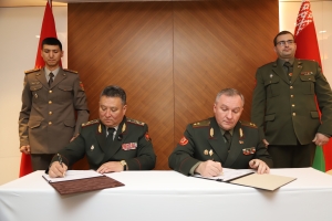 Состоялась двусторонняя встреча министра обороны Кыргызской Республики генерал-майора Руслана Мукамбетова с министром обороны Республики Беларусь генерал-лейтенантом Виктором Хрениным